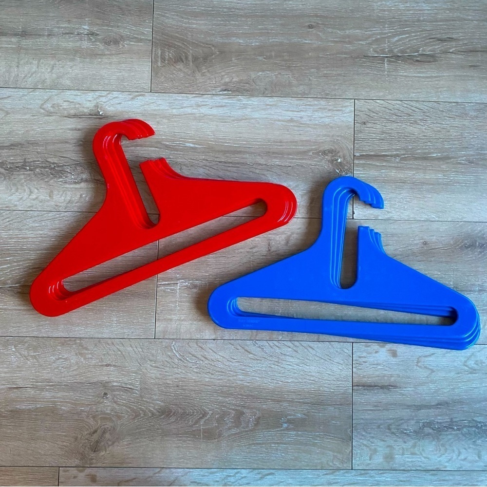 Vintage Hangers stamped MK made in Finland by Karhumuovi Space age set of 8